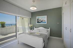 Lordos Sunshore Beachfront Suite