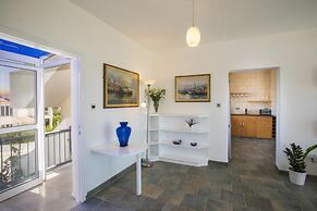 Lordos Sunshore Beachfront Suite