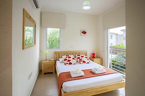 Cliantha in Protaras