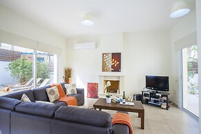 Cliantha in Protaras