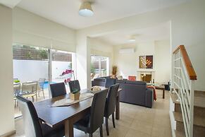 Cliantha in Protaras