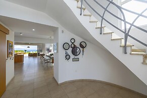 Protaras Beachfront Villa Pietra