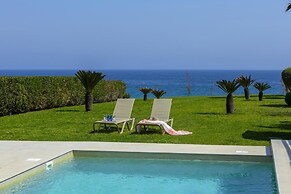 Protaras Beachfront Villa Pietra