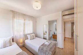 Protaras Beachfront Villa Pietra