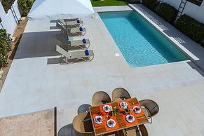 Protaras Beachfront Villa Pietra