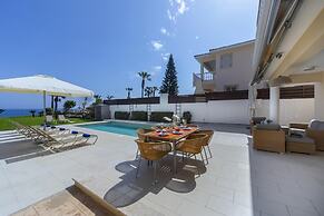 Protaras Beachfront Villa Pietra