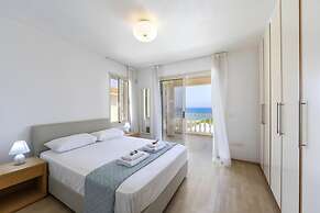 Protaras Beachfront Villa Pietra