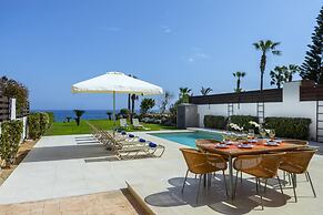 Protaras Beachfront Villa Pietra