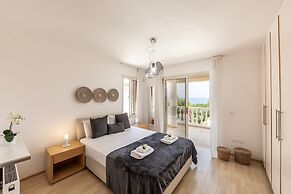 Protaras Beachfront Villa Pietra