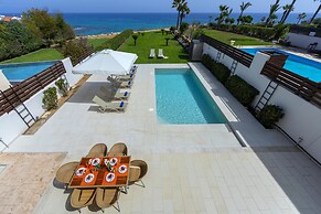 Protaras Beachfront Villa Pietra