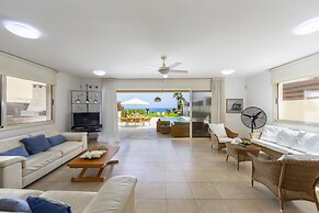 Protaras Beachfront Villa Pietra