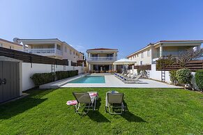 Protaras Beachfront Villa Pietra