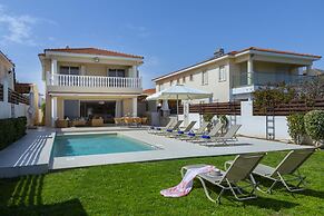Protaras Beachfront Villa Pietra