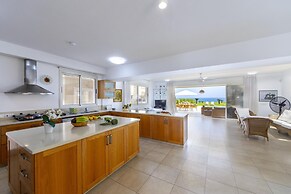 Protaras Beachfront Villa Pietra