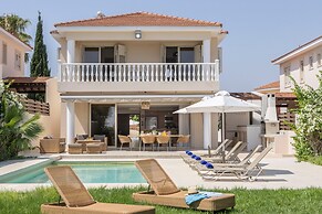 Protaras Beachfront Villa Pietra