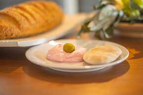 Protaras Art House Seviews