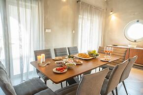 Protaras Art House Seviews