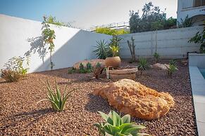 Protaras Art House Seviews