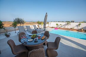 Protaras Art House Seviews