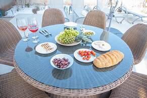 Protaras Art House Seviews