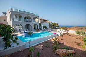 Protaras Art House Seviews