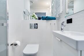 Modern Studio Apartment