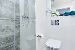 Modern Studio Apartment