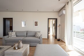 Luxurious 3-bedroom Seaside Retreat Fully Renovated April 2025