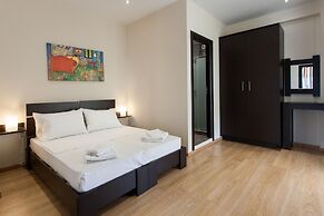 Luxurious 3-bedroom Seaside Retreat Fully Renovated April 2025