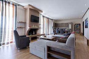 Luxurious 3-bedroom Seaside Retreat Fully Renovated April 2025