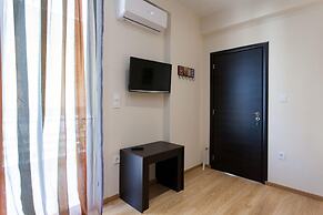 Luxurious 3-bedroom Seaside Retreat Fully Renovated April 2025