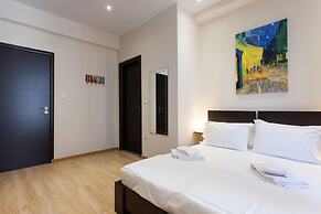 Luxurious 3-bedroom Seaside Retreat Fully Renovated April 2025