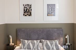 Luxurious 3-bedroom Seaside Retreat Fully Renovated April 2025