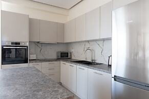 Luxurious 3-bedroom Seaside Retreat Fully Renovated April 2025