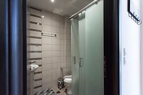 Luxurious 3-bedroom Seaside Retreat Fully Renovated April 2025