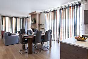 Luxurious 3-bedroom Seaside Retreat Fully Renovated April 2025