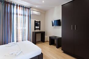 Luxurious 3-bedroom Seaside Retreat Fully Renovated April 2025