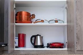 Luxurious 3-bedroom Seaside Retreat Fully Renovated April 2025