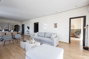 Luxurious 3-bedroom Seaside Retreat Fully Renovated April 2025