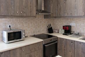 Luxurious 3-bedroom Seaside Retreat Fully Renovated April 2025