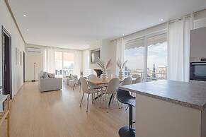 Luxurious 3-bedroom Seaside Retreat Fully Renovated April 2025