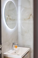 Luxurious 3-bedroom Seaside Retreat Fully Renovated April 2025