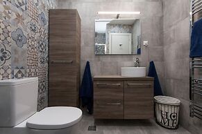 Lovely 2 Bedroom apt in Metaxourgio Center