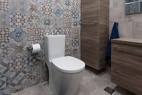 Lovely 2 Bedroom apt in Metaxourgio Center