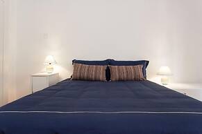 Lovely 2 Bedroom apt in Metaxourgio Center