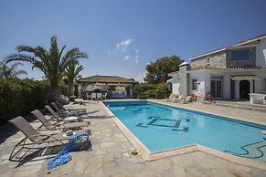 Mazeri in Protaras With 5 Bedrooms and 4 Bathrooms