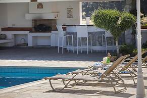 Mazeri in Protaras With 5 Bedrooms and 4 Bathrooms