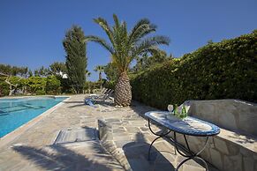 Mazeri in Protaras With 5 Bedrooms and 4 Bathrooms