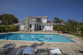 Mazeri in Protaras With 5 Bedrooms and 4 Bathrooms
