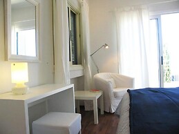 Carob Tree Villa in Latsi